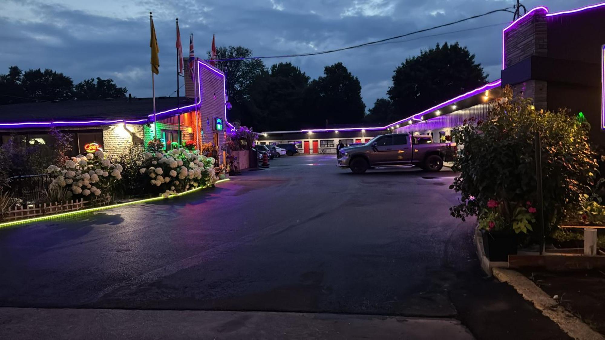 Motel Crestwood *